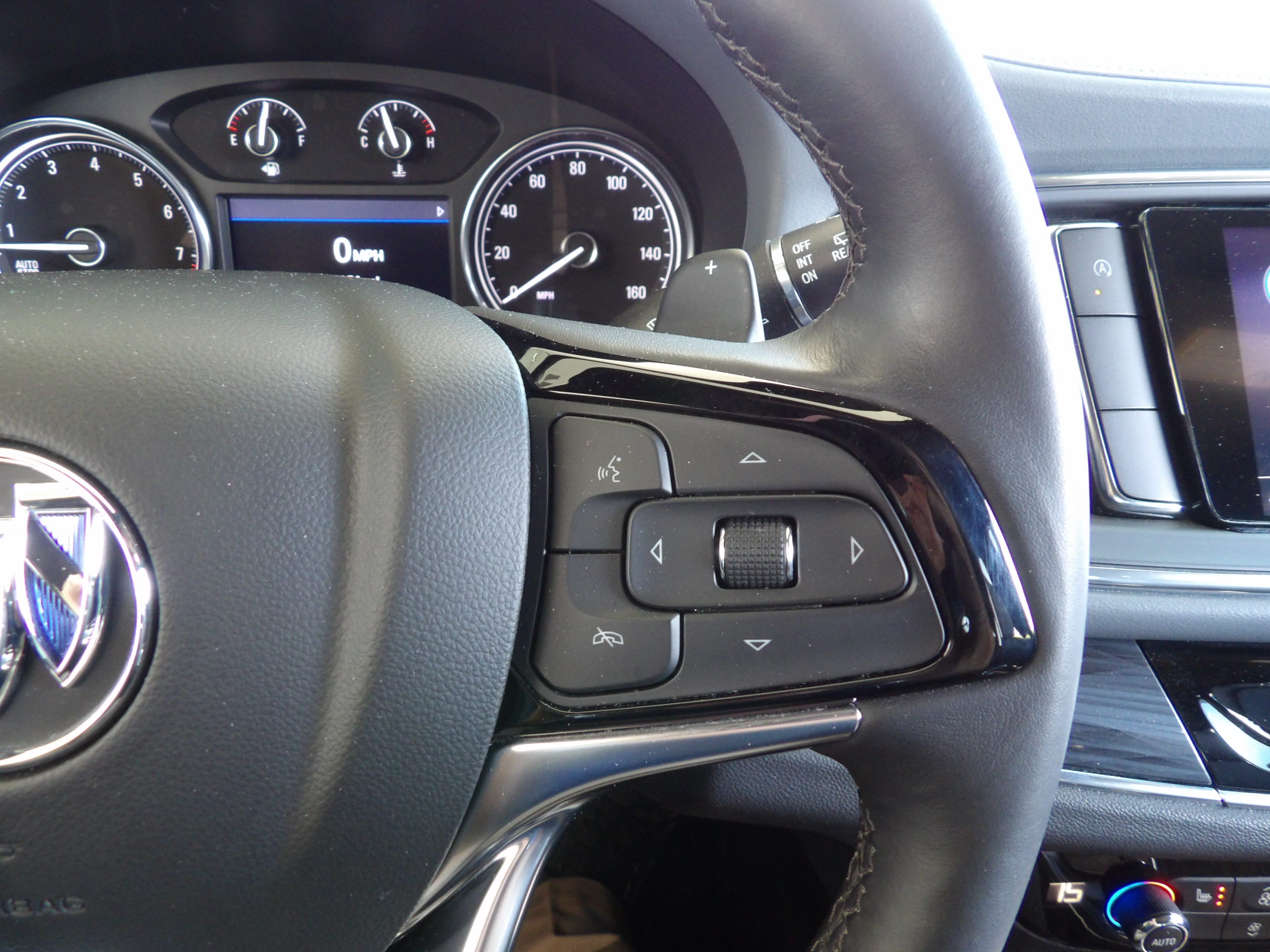 Used 2024 Buick Enclave Essence FWD image 27