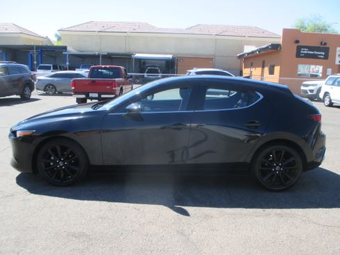Used 2021 MAZDA MAZDA3 w/ Premium Package image 2