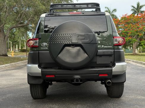 Used 2014 Toyota FJ Cruiser AWD/4WD image 42