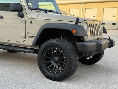Used 2018 Jeep Wrangler Unlimited Sport S AWD/4WD image 49