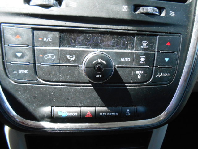 Used 2014 Chrysler Town & Country Touring-L FWD image 13