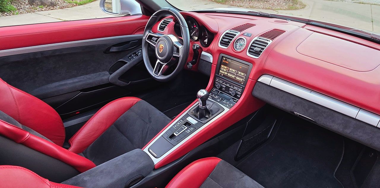Used 2016 Porsche Boxster Spyder RWD image 75