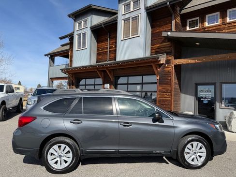 Used 2018 Subaru Outback 2.5i Premium image 6