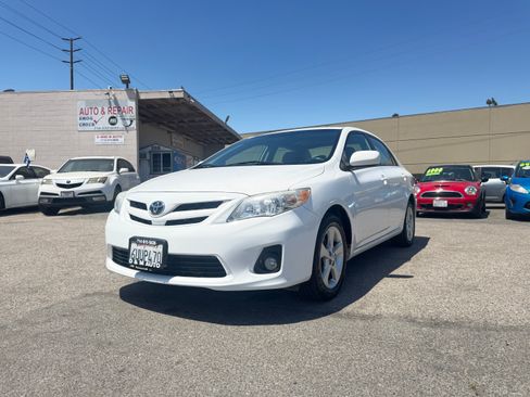 Used 2012 Toyota Corolla LE FWD image 2