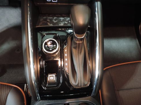 Used 2024 GMC Canyon AT4 image 42