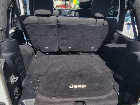 Used 2012 Jeep Wrangler Unlimited Sport image 9