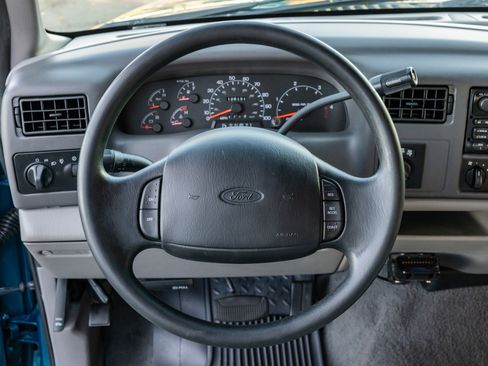 Used 2001 Ford F350 XLT image 35