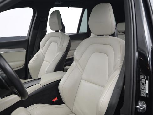 Used 2020 Volvo XC90 T6 R-Design image 45