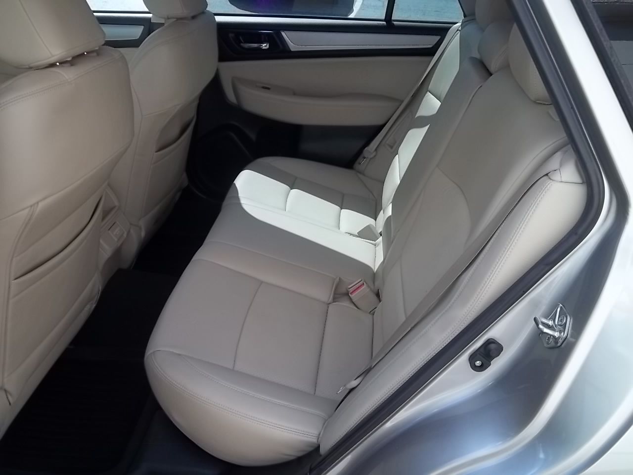 Used 2018 Subaru Outback 2.5i Premium AWD/4WD image 25