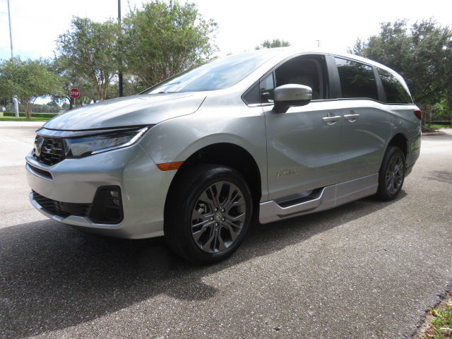 Used 2026 Honda Odyssey Touring image 10