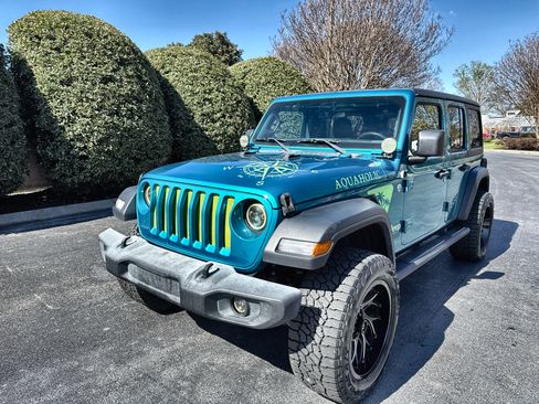 Used 2019 Jeep Wrangler Sport image 2