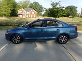 Used 2017 Volkswagen Jetta SE image 2