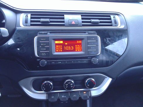 Used 2016 Kia Rio LX image 15