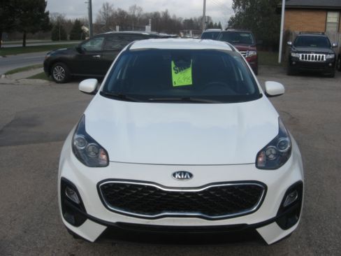 Used 2021 Kia Sportage LX image 2