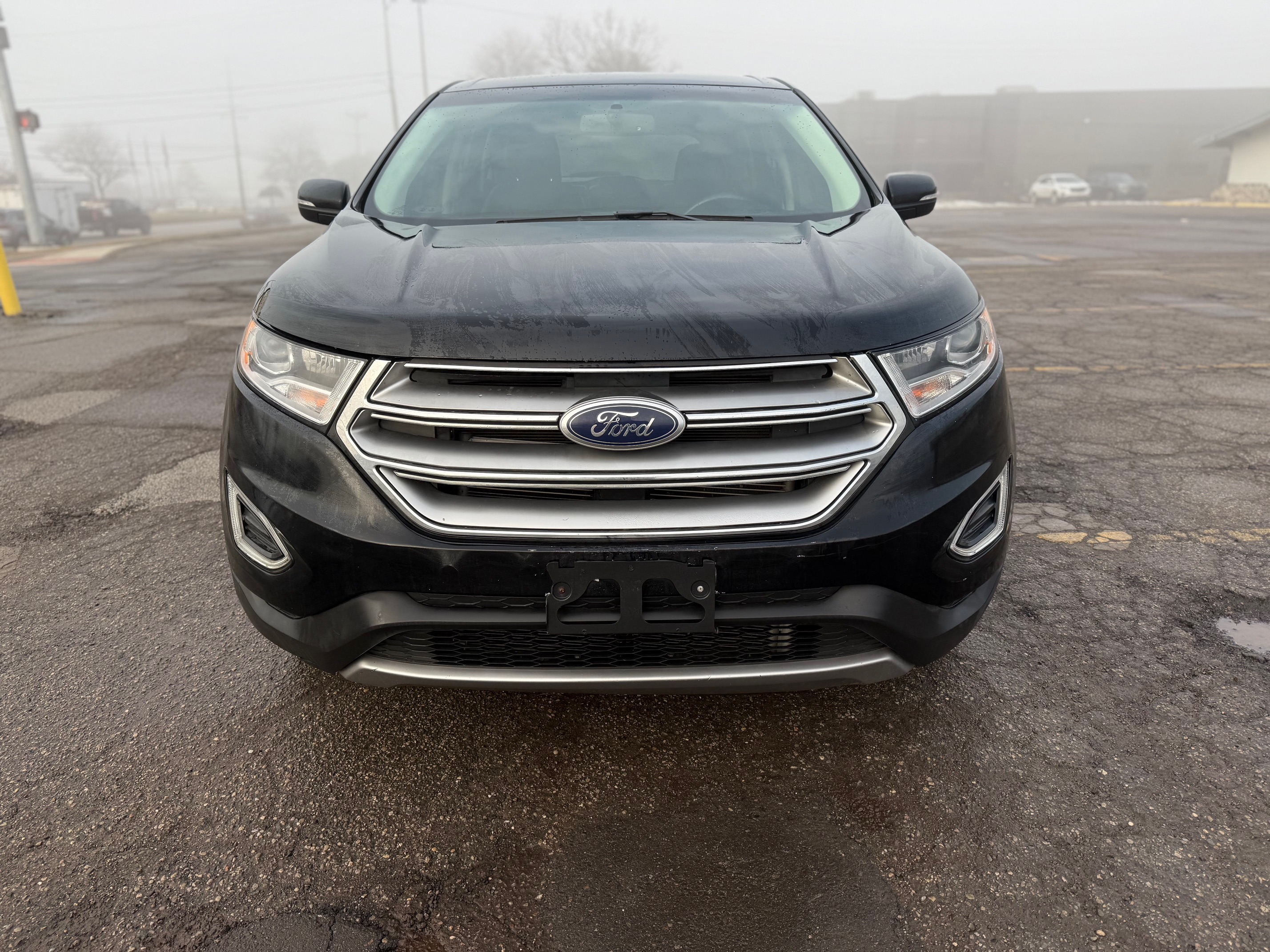 Used 2018 Ford Edge Titanium AWD/4WD image 2