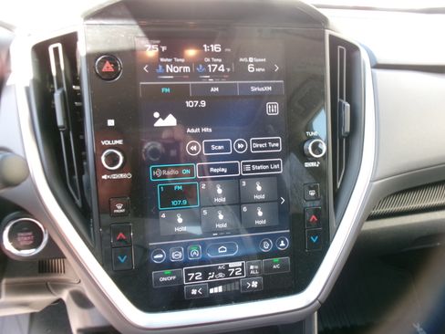 Used 2024 Subaru Crosstrek 2.0i Premium image 12