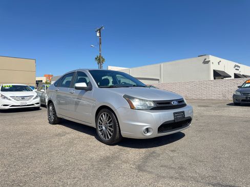 Used 2011 Ford Focus SES Sedan FWD image 11