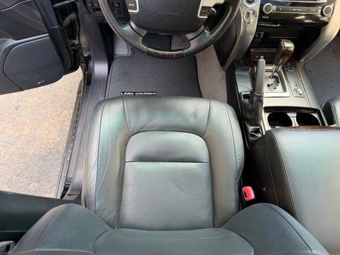 Used 2013 Toyota Land Cruiser image 14