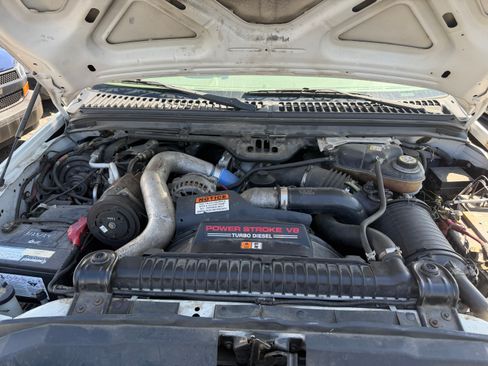 Used 2005 Ford F550 image 18