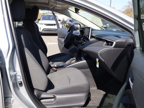Used 2020 Toyota Corolla LE image 16