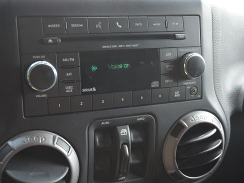 Used 2016 Jeep Wrangler 4WD Unlimited Sport S image 20