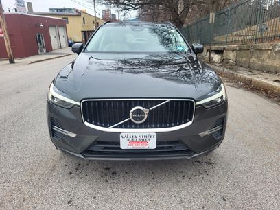 Used 2022 Volvo XC60 B5 Momentum