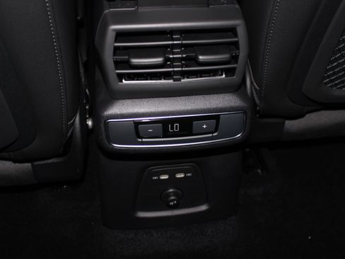 Used 2024 Audi Q4 e-tron quattro Premium Plus AWD/4WD image 34