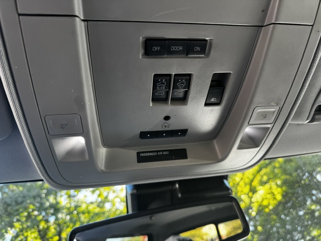 Used 2014 Chevrolet Silverado 1500 4x4 Crew Cab LTZ image 26