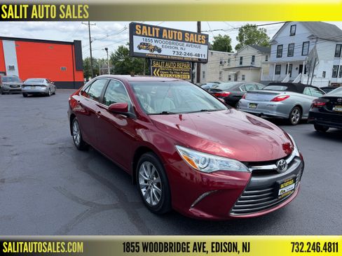 Used 2015 Toyota Camry XLE FWD image 1