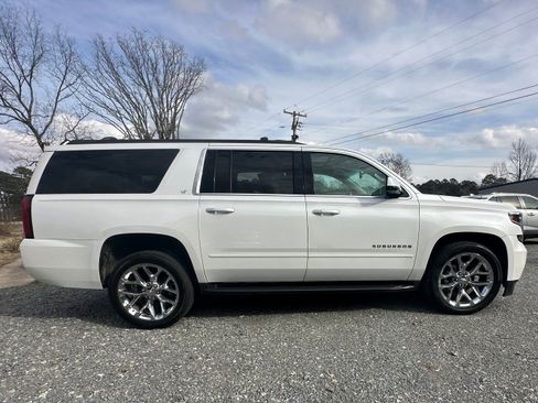 Used 2016 Chevrolet Suburban LT image 6