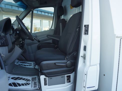Used 2016 Mercedes-Benz Sprinter 3500 image 18