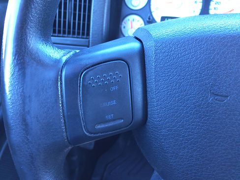 Used 2005 Dodge Ram 1500 Truck SLT image 21