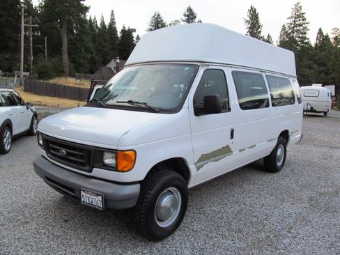 Used 2006 Ford E-350 and Econoline 350 image 2