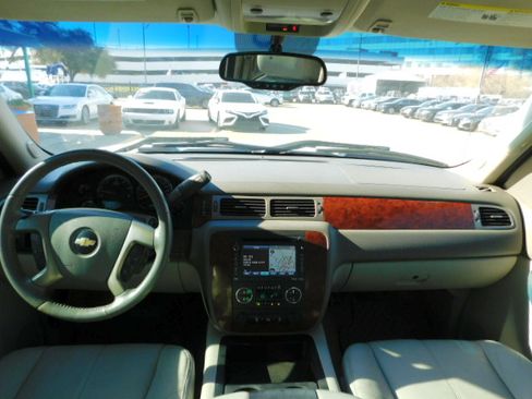 Used 2013 Chevrolet Silverado 1500 LTZ image 11