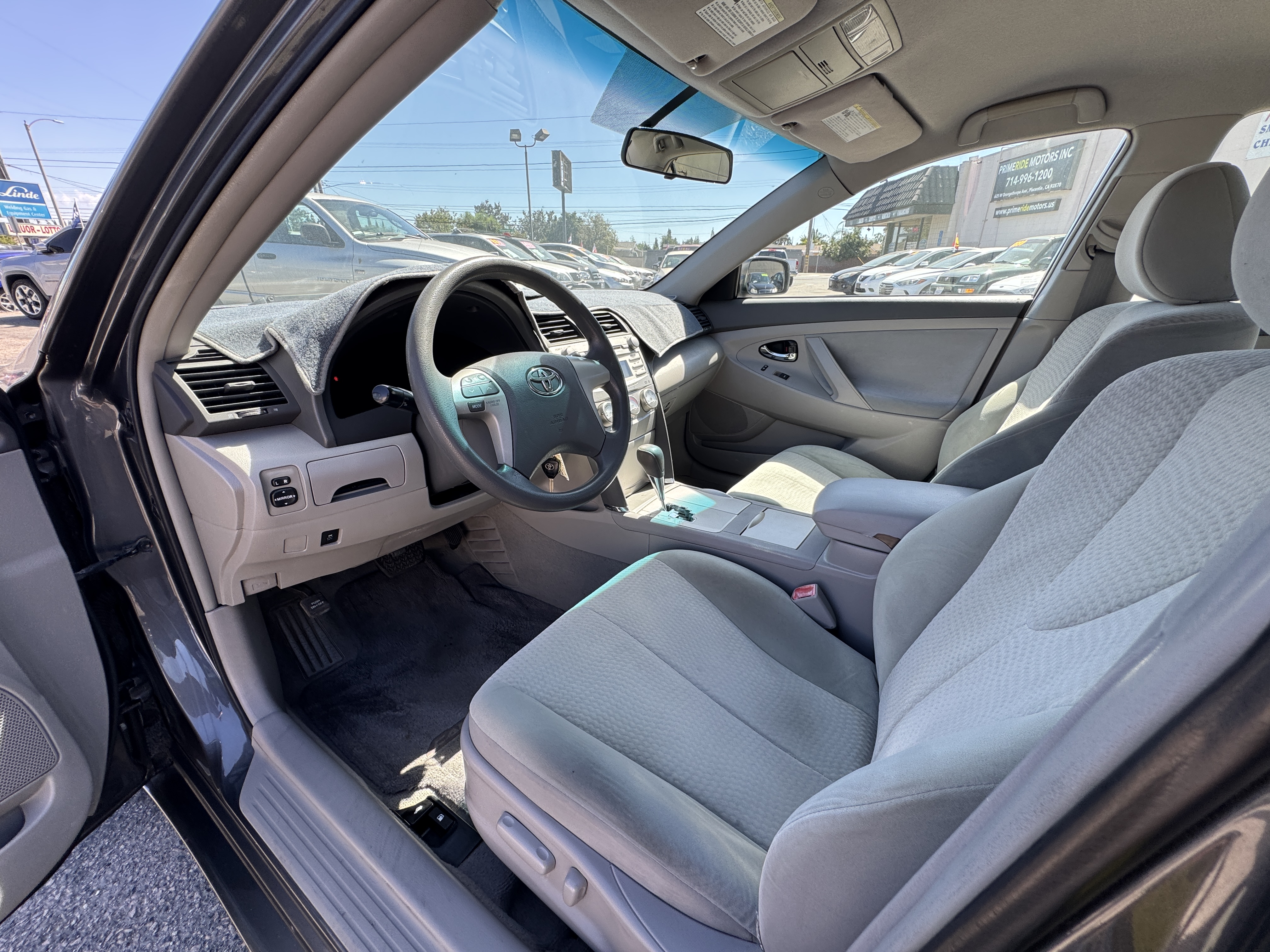 Used 2011 Toyota Camry LE FWD image 16