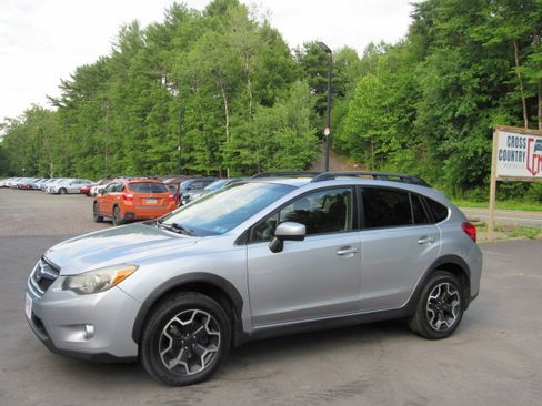 Used 2015 Subaru XV Crosstrek 2.0i Premium AWD/4WD image 2