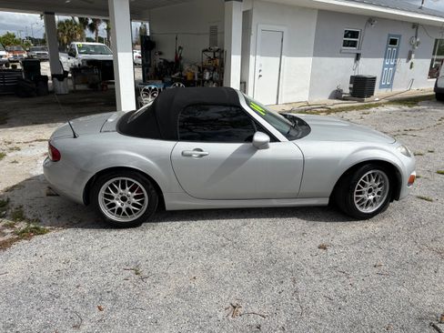 Used 2014 MAZDA MX-5 Miata Sport image 12
