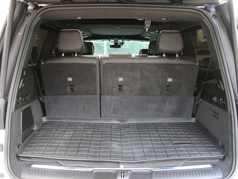 Used 2023 Jeep Grand Wagoneer Series II image 18