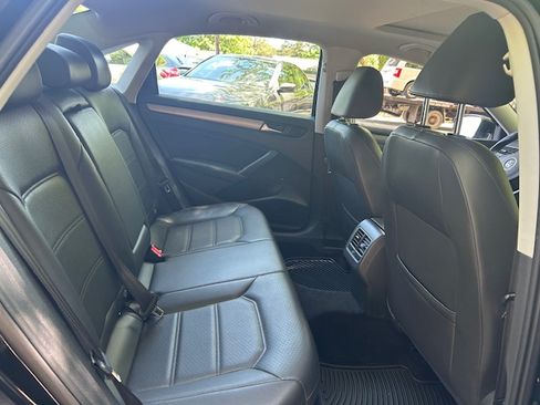 Used 2014 Volkswagen Passat image 25