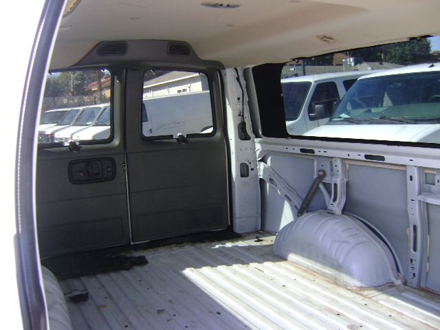 Used 2005 Chevrolet Express 3500 Extended RWD image 8