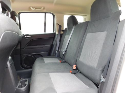 Used 2017 Jeep Patriot Sport image 19