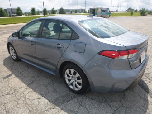 Used 2024 Toyota Corolla LE Sedan FWD image 8