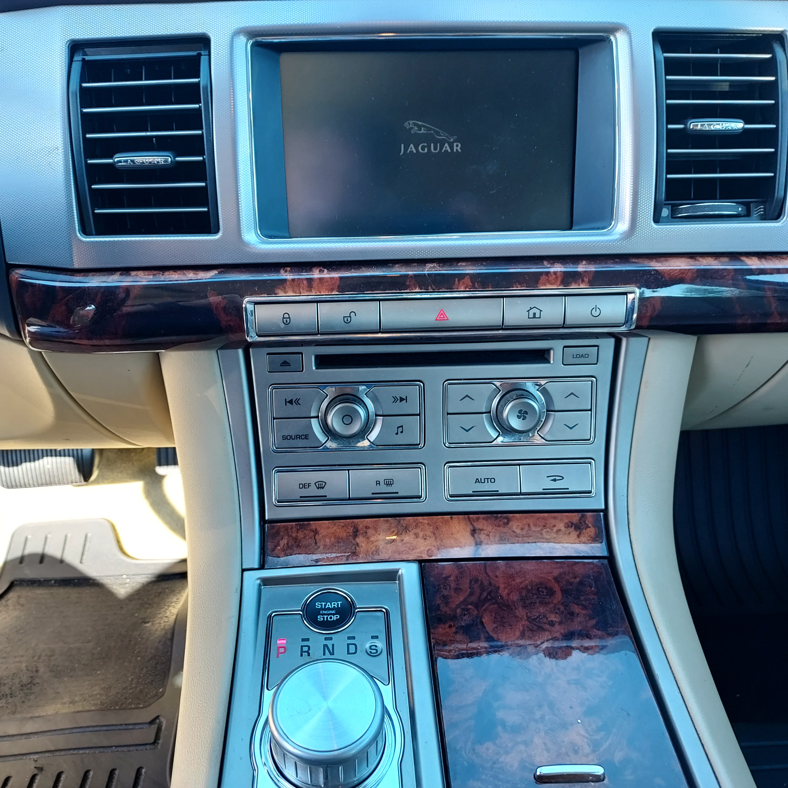 Used 2009 Jaguar XF Premium RWD image 8
