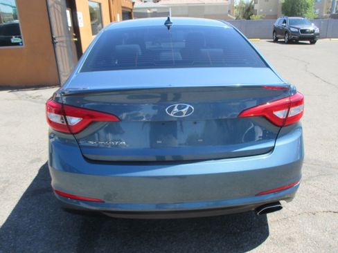 Used 2017 Hyundai Sonata SE Sedan 4D FWD image 11