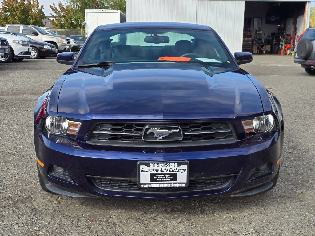 Used 2010 Ford Mustang Premium RWD image 2