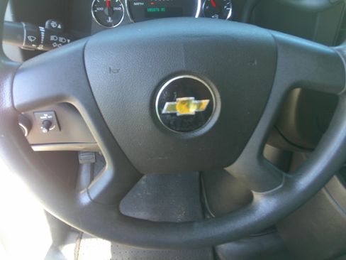 Used 2018 Chevrolet Express 2500 LS image 20