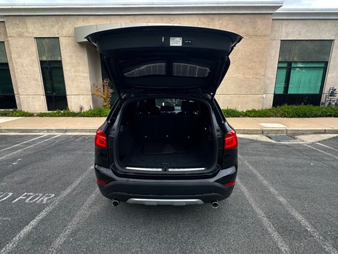 Used 2018 BMW X1 sDrive28i Sport Utility 4D FWD image 9