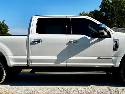 Used 2022 Ford F250 4x4 Crew Cab Super Duty image 3