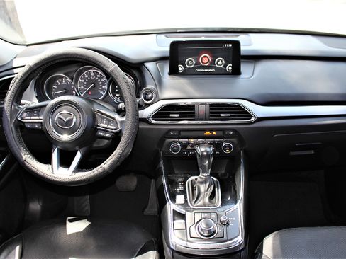 Used 2018 MAZDA CX-9 FWD Touring image 23