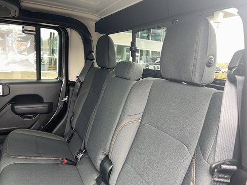 New 2026 Jeep Gladiator Sport image 25